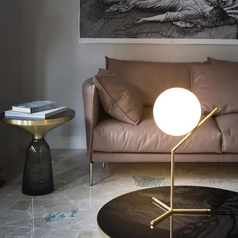Moonpole (Table)